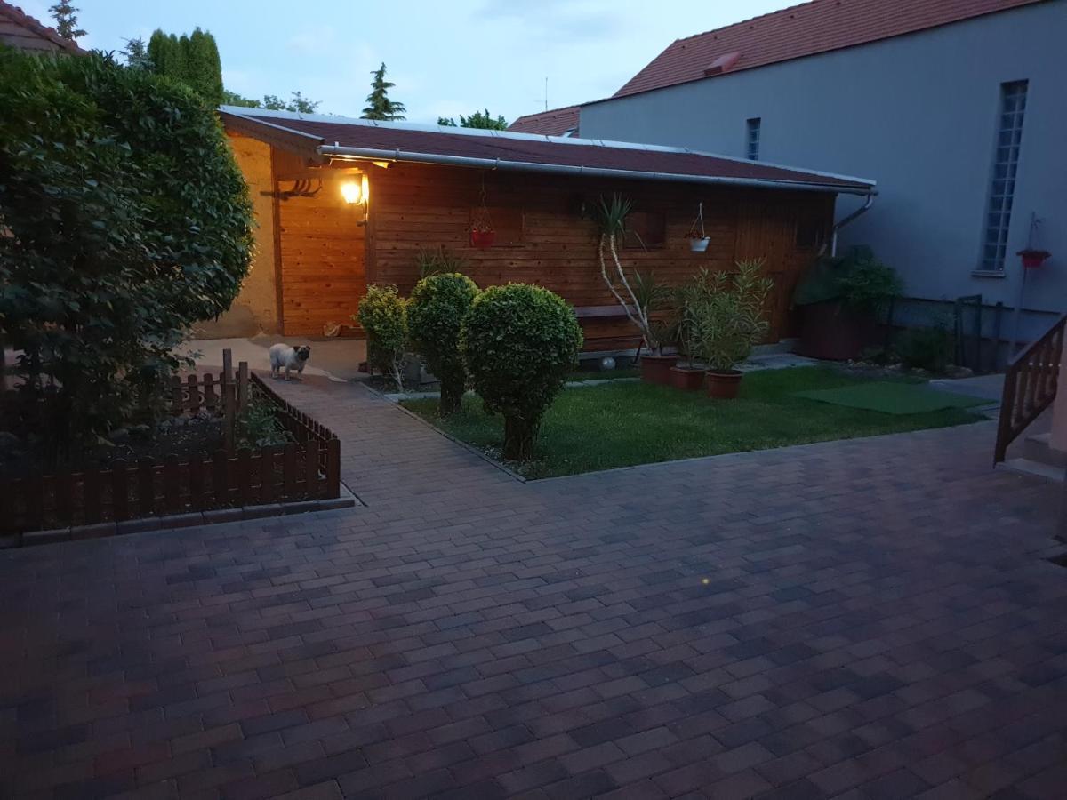 Renáta Vendégház Eger Esterno foto